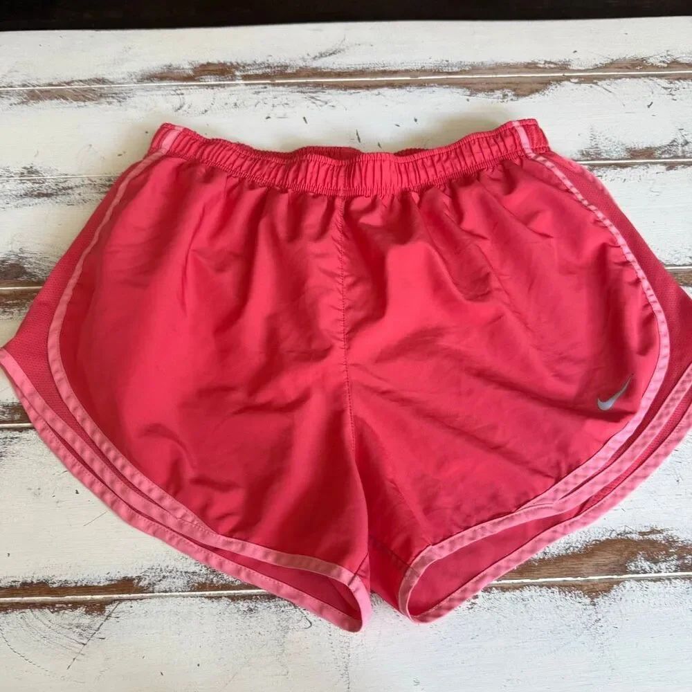 Nike dri fit Women’s running short size XL